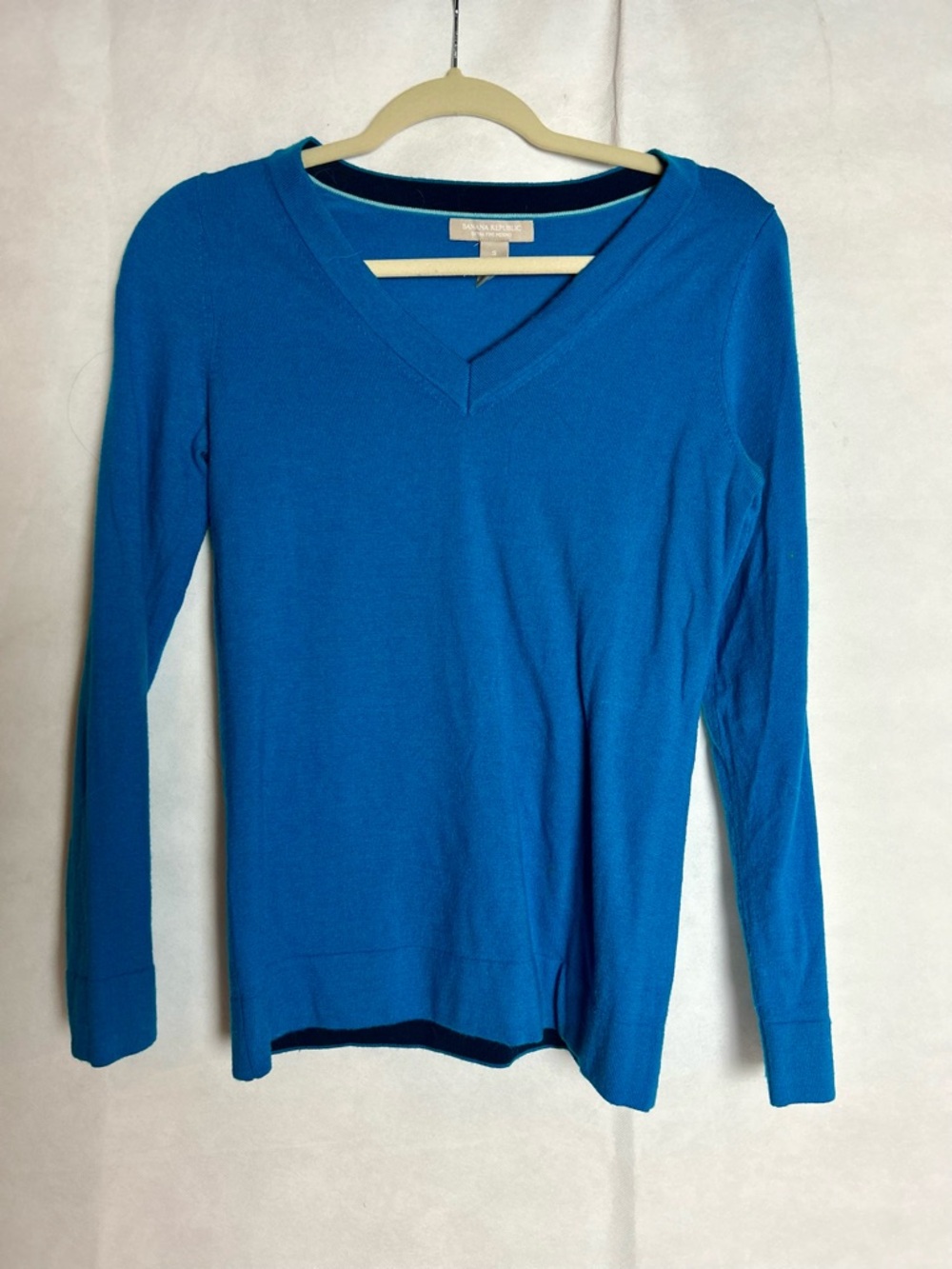 Banana Republic Vibrant Blue V-Neck Long Sleeve Sweater